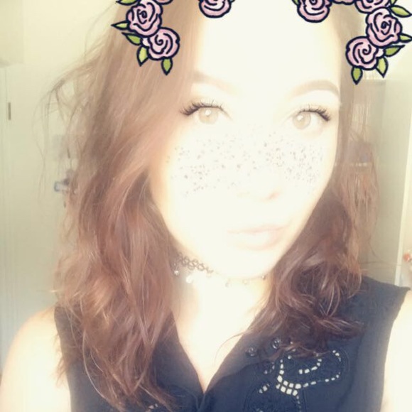 Meet your Posher, Alyssa - Picture 1 of 1